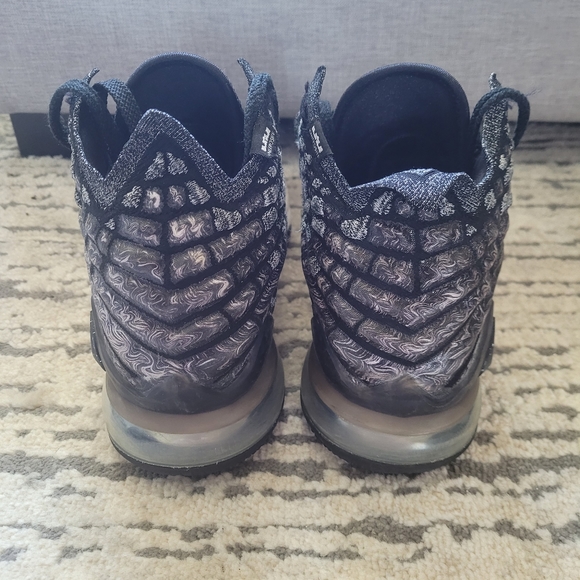 Nike Lebron 17 'In The Arena' Size 9 - Picture 4 of 11
